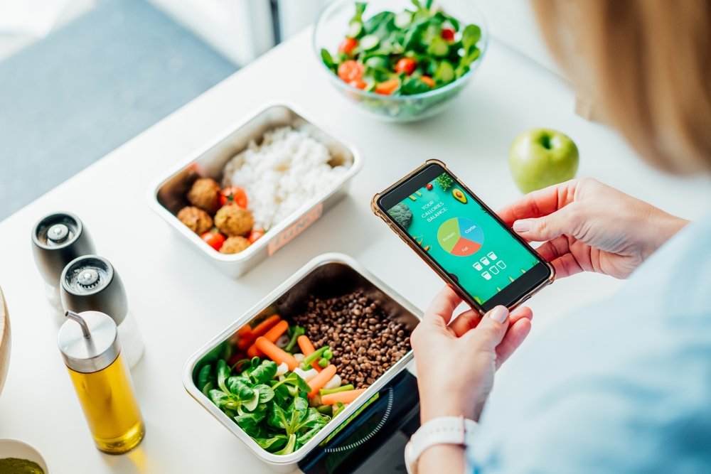 Tracking nutrients and calories for personalized diet plans.